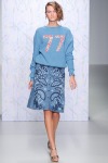 001-Holly-Fulton-disco-kudrliny-top-10-jarnich-ucesu-vlasy-strihy