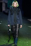 022-Marc-Jacobs-rozcepyreny-bob-10-jarnich-ucesu-vlasy-strihy