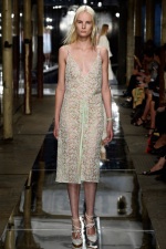 025-kvetinova-moda-flower-fashion-christopher-kane-rtw-london-spring-2014