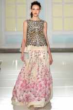 026-kvetinova-moda-flower-fashion-temperley-london-rtw-london-spring-2014