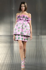 028-kvetinova-moda-flower-fashion-mary-katrantzou-rtw-london-spring-2014