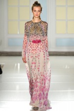 032-kvetinova-moda-flower-fashion-temperley-london-rtw-london-spring-2014