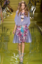 033-kvetinova-moda-flower-fashion-versace-rtw-milan-spring-2014