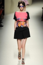 038-kvetinova-moda-flower-fashion-alberta-ferretti-rtw-milan-spring-2014