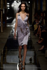 045-kvetinova-moda-flower-fashion-christopher-kane-rtw-london-spring-2014