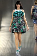 049-kvetinova-moda-flower-fashion-mary-katrantzou-rtw-london-spring-2014