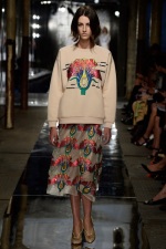 075-kvetinova-moda-flower-fashion-christopher-kane-rtw-london-spring-2014