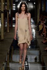 085-kvetinova-moda-flower-fashion-christopher-kane-rtw-london-spring-2014