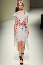 092-kvetinova-moda-flower-fashion-alberta-ferretti-rtw-milan-spring-2014