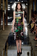 097-kvetinova-moda-flower-fashion-christopher-kane-rtw-london-spring-2014