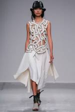 031-christian-wijnants--ready-to-wear-rtw--jaro-leto-spring-2015--paris