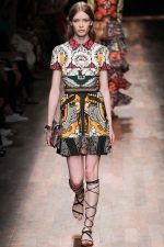 013-valentino--ready-to-wear-rtw--jaro-leto-spring-2015--paris