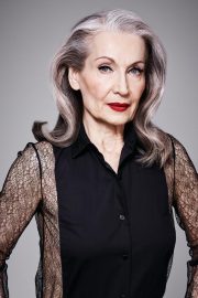 005-silver-glory-ucesy-pro-starsi-zeny-age-of-beauty-schwarzkopf