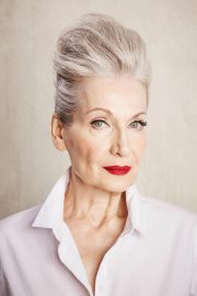 006-silver-glory-ucesy-pro-starsi-zeny-age-of-beauty-schwarzkopf