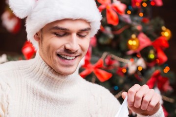 Dostal jsem otázku, co bych si přál pod vánoční stromek. No přece oblečení! Co na tom že jsem muž. Alespoň se pak mohu celý rok vyhýbat obchodům s hadříky.