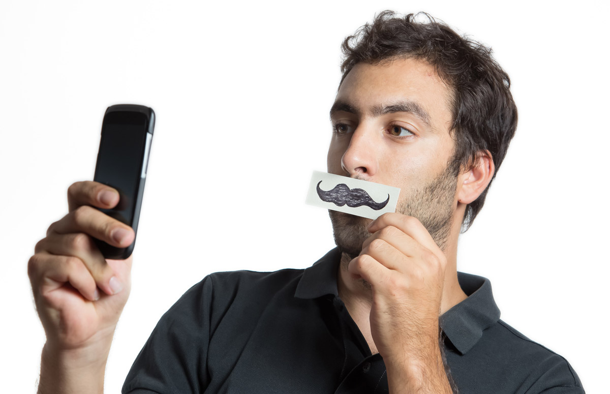 Vrací se díky hnutí Movember móda knírů?