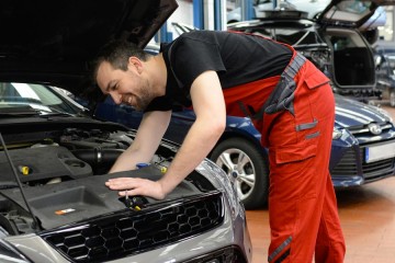 Hledáte kvalitní autoservis? Servis KODECAR se zaměřuje na značky Mazda, Mitsubishi, Citroën, Mercedes a Brabus. Najdete jej v Ostravě, Opavě a Hradci Králové.