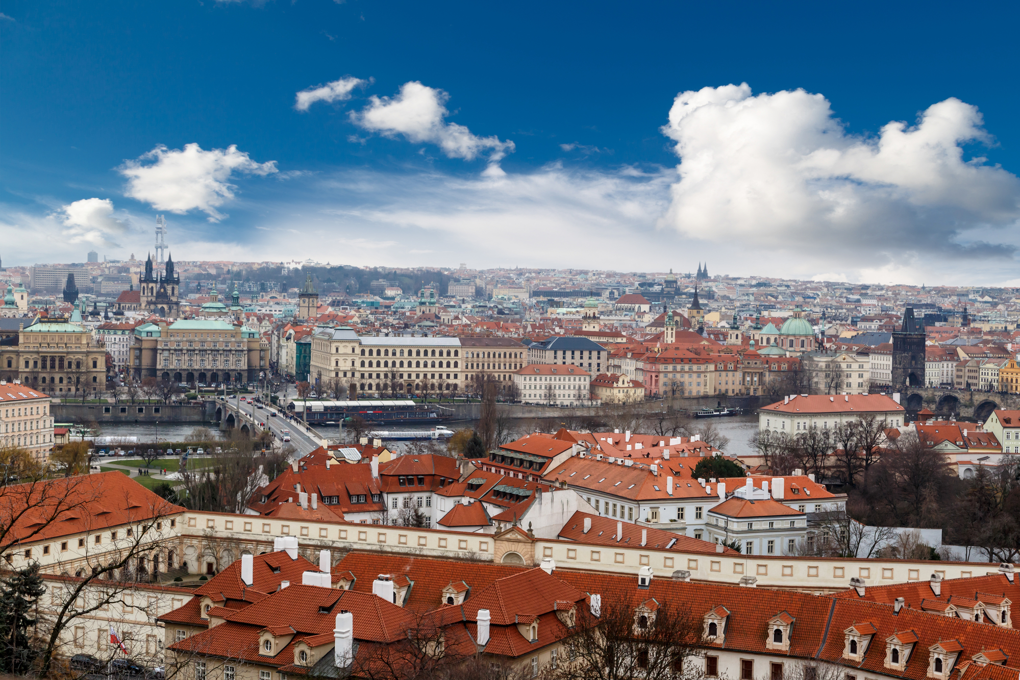 Byt v Praze je pro mnohé snem. Obvykle začínáme menším a později si s rodinou pořizujeme větší bydlení.