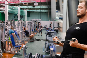 Fitcentrum Ostrava – Fit Park je připraveno na profíky, amatéry i ty, kteří chtějí s cvičením pouze začít. Klienti sem chodí hubnout, zlepšovat svoji kondici, nabírat svalovou hmotu i trénovat na soutěže.